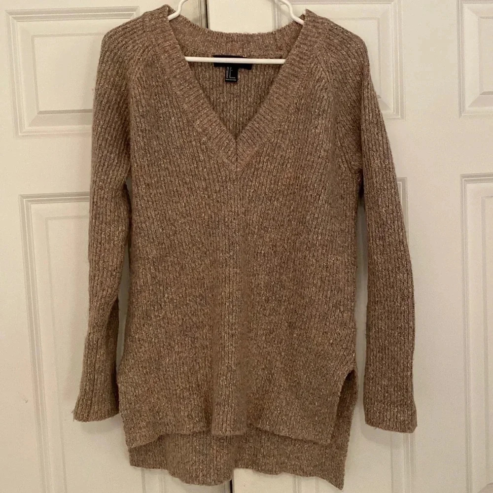 Forever 21 V Neck sweater size small tan long sleeve